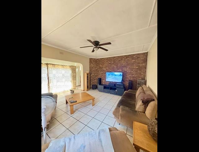 4 BEDROOM HOUSE FOR SALE IN ELSPARK